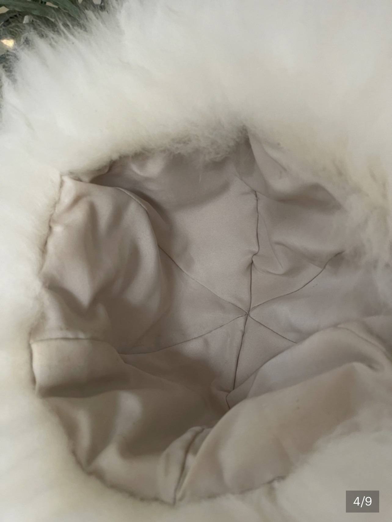 Interior satin lining of the genuine sheepskin hat